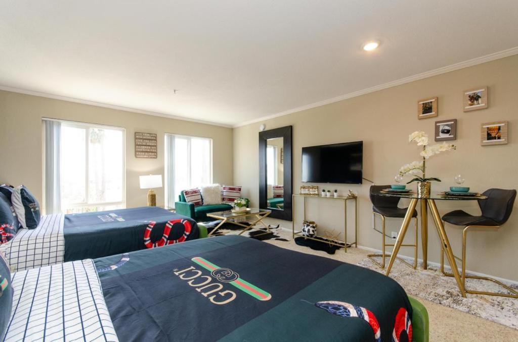 Savana Spectacular Loft Apartment ลอสแอนเจลิส ภายนอก รูปภาพ